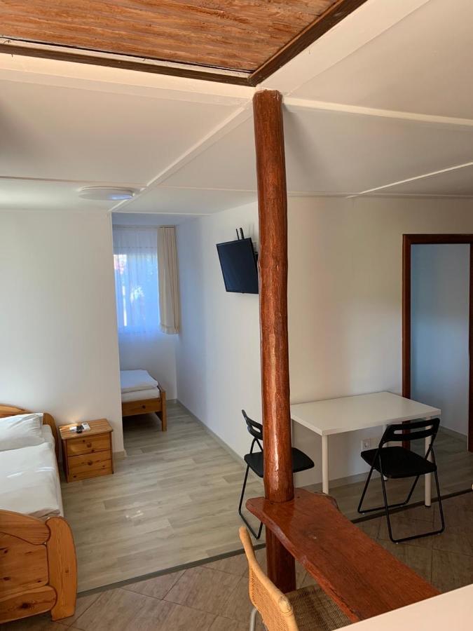 Mineral Apartman Crystal Sostofurdo Exterior photo